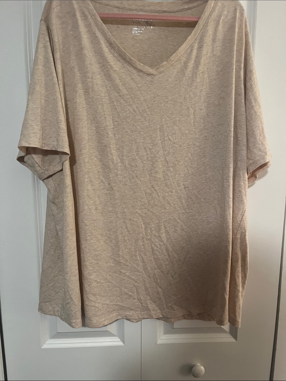 Terra & sky cream V-neck.